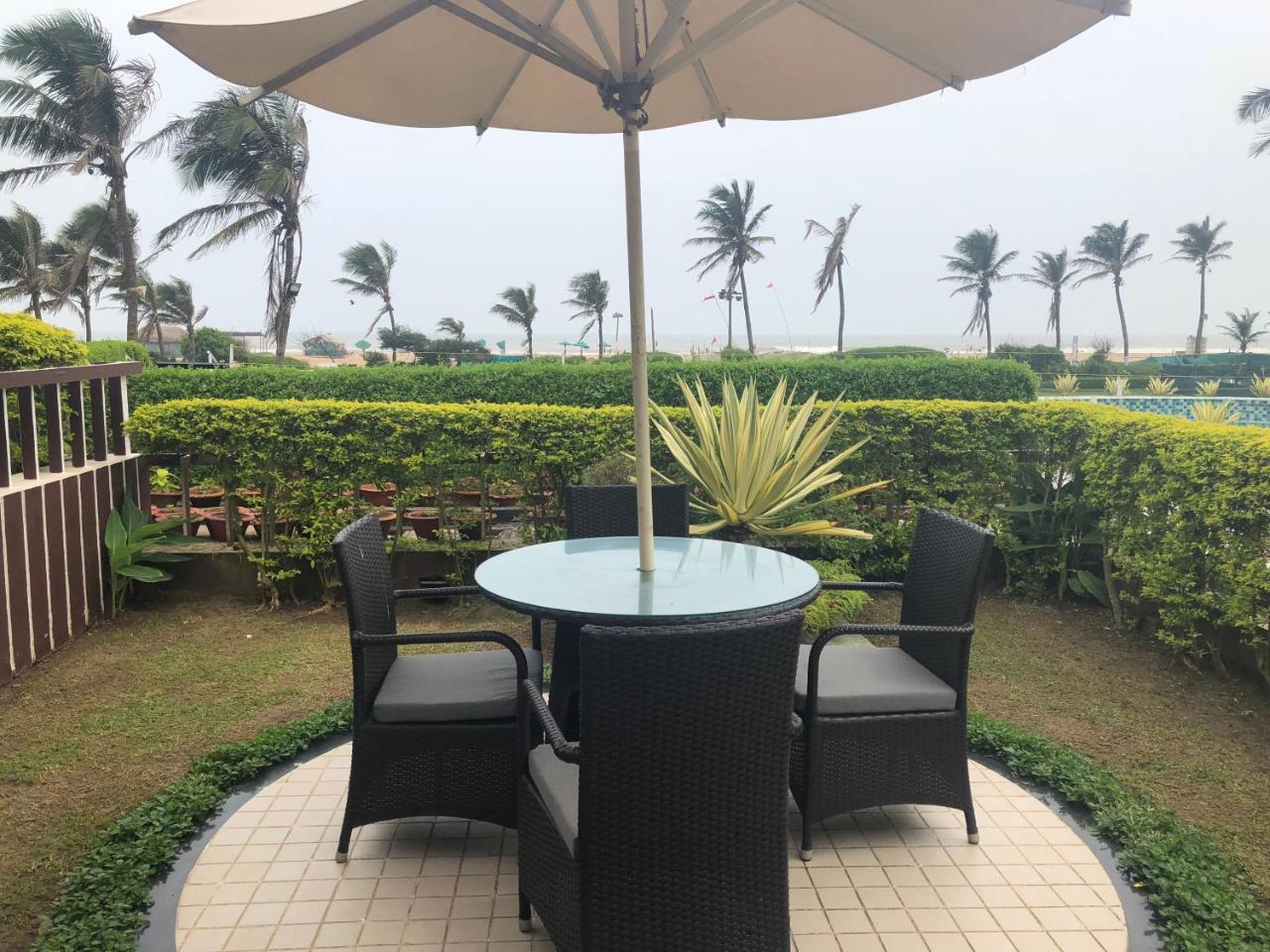 Hotel Holiday Resort Puri Exterior foto