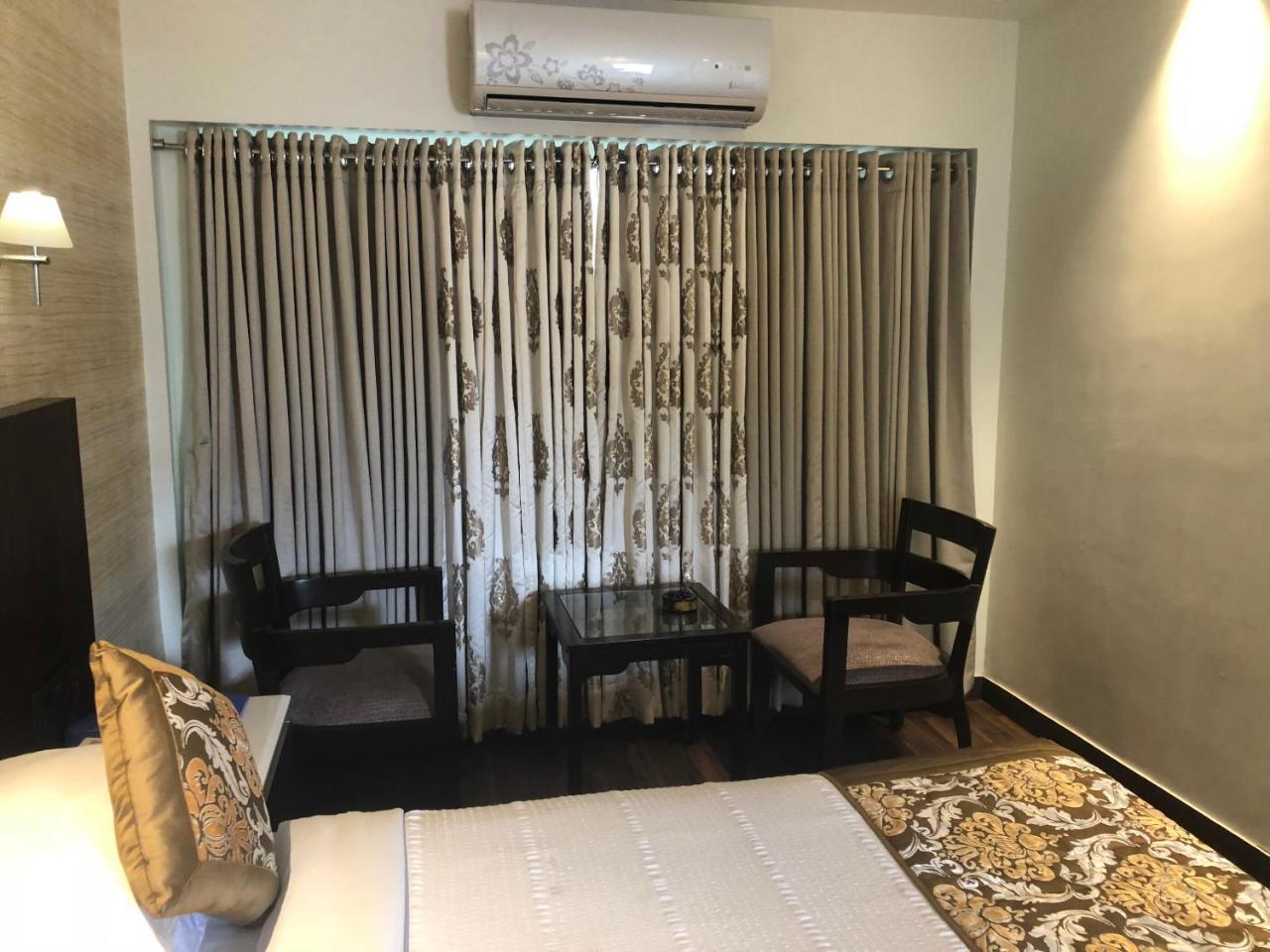 Hotel Holiday Resort Puri Exterior foto